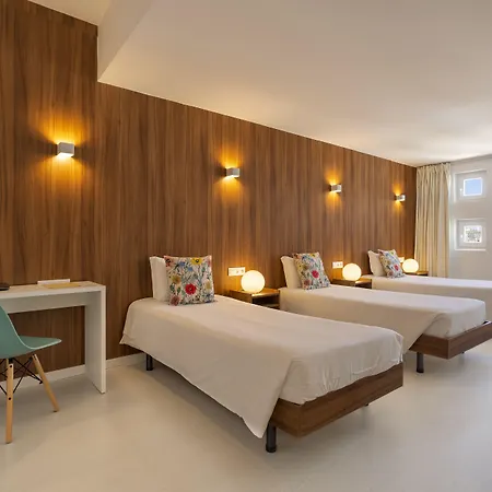 Next ゲストハウス 3*