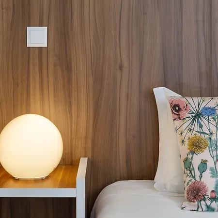 Next ゲストハウス 3*