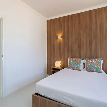 Next ゲストハウス ポルティマン